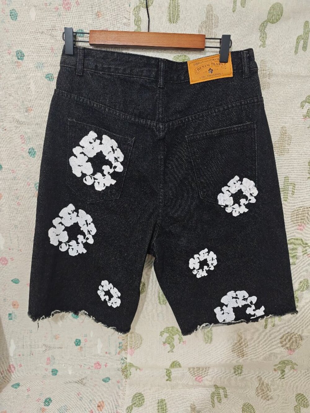 Denim Tears Black Cotton Wreath Denim Jorts Raw Hem - Picture 5 of 8